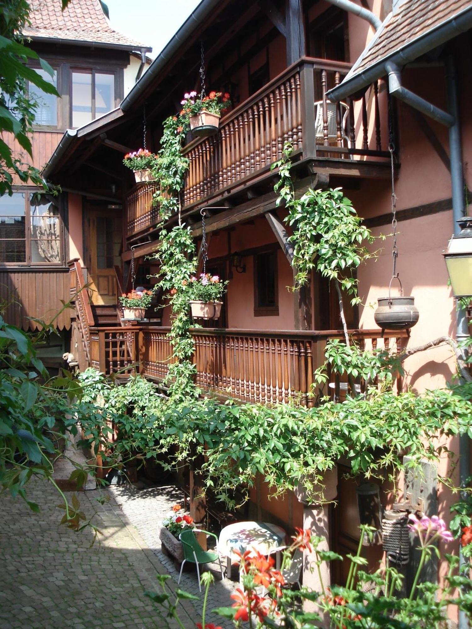 Hotel De L'Ange Niedermorschwihr Exteriör bild